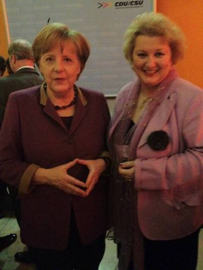 Wichtige Kontakte am Rande der Bundespr�sidentenwahl, Bundeskanzlerin Angela Merkel und MdL Guttenberger