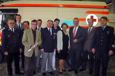 Sicherheitsgespr�ch 2008
Staatsminister des Innern Joachim Herrmann und MdL Guttenberger im Gespr�ch mit Vertretern von THW, Feuerwehr, DLRG und BRK