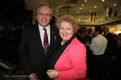 Impressionen vom Neujahrsempfang der Stadt N�rnberg: Gerne haben Bezirkstagspr�sident Richard Bartsch und MdL Guttenberger die Veranstaltung zu vielf�ltigen Gespr�chen mit Vertretern aus Wirtschaft, Politik und Ehrenamt genutzt