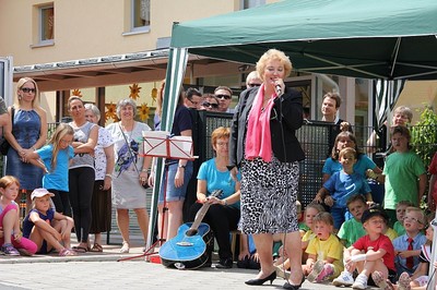 Herzlichen Gl�ckwunsch an die integrative Kindertagesst�tte 