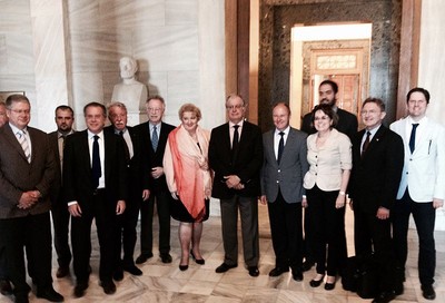 Den Besuch im Griechischen Parlament nutzte die Delegation deshalb f�r viele Gespr�che mit Abgeordneten der Nea Dimokratia und To Potami.