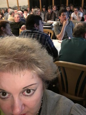 Super gut besuchte Jahreshauptversammlung der Milcherzeugergemeinschaft N�rnberg - West. Beeindruckend ist der Umgang mit dem Lebensmittel Milch z. B. anhand der Kriterien der verschiedenen Molkereien. Durch Audit, ggf. Nachbegehung u.a. wird die hervorragende Qualit�t der Milch gew�hrleistet
