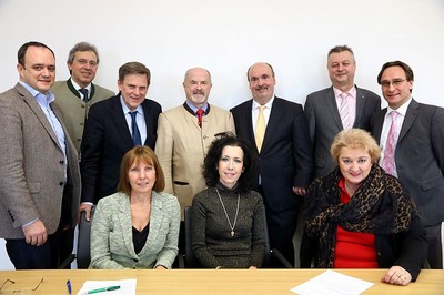 Enger Kontakt und Informationsaustausch sind wichtig, ist Petra Guttenberger �berzeugt. zu den wichtigsten Gespr�chspartnern geh�rt der Bayerische Richterverein
