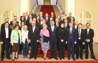 Der junge Wirtschaftsbeirat zu Gast im Bayerischen Landtag. 
Es hat wirklich Spa� gemacht, die jeweiligen Unternehmer in die parlamentarische Arbeit einzubinden undauch deren 