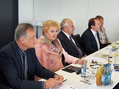 Gespr�ch bei der IHK N�rnberg f�r Mittelfranken - 
Gemeinsam die wirtschaftliche Entwicklung der Metropolregion voranzubringen ist unser Ziel!
