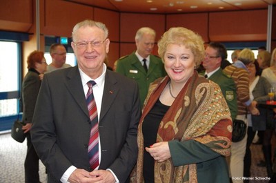 Gute Vernetzung ist eine wichtige Basis meiner Arbeit.
Hier im Gespr�ch mit Stadtrat G�nther Keller beim Neujahrsempfang der Stadt Zirndorf 2017