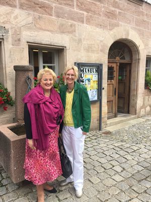 Tag des offenen Denkmals im Landkreis F�rth
Mit interessanten F�hrungen durch das Historische Museum Cadolzburg konnten B�rgermeister Bernd Obst und Museumsleiterin Nina Daebel an diesem Tag aufwarten