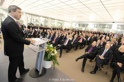 Staatsminister und Gastgeber Dr. Markus S�der begr��t die G�ste anl�sslich des Heimatempfanges