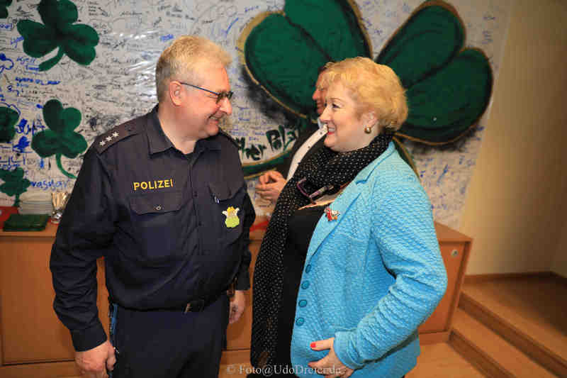 Petra Guttenberger bei der Polizeiinspektion Fürth.
Foto: Udo Dreier