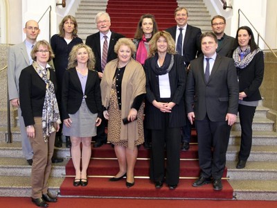 In einem spannenden Gespr�ch des CSU-Arbeitskreises f�r Verfassung, Recht, Parlamentsfragen und Verbraucherschutz mit der Verbraucherzentrale und dem Verbraucherservice Bayern wurde unter anderem �ber den Erfolg zum Wohle der Verbraucher �ber die 