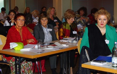 Landesversammlung der Frauen-Union 2013: Intensive Antragsberatung - MdL Reserl Sem, Vizepr�sidentin des Europ. Parlaments a.D. Ursula Schleicher, MdL a.D. Ingrid Fickler und MdL Petra Guttenberger.

Petra Guttenberger wurde als stellv. Landesvorsitzende wiedergew�hlt.