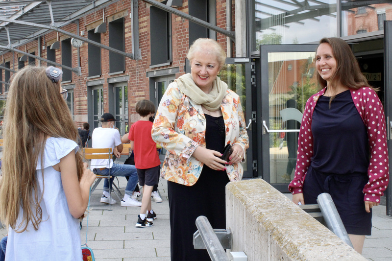 Beim Rundgang durch das Haus nutzten die Kinder auch die Gelegenheit, ihre Fragen zu stellen, die ich auch gerne beantwortet habe.
Foto: Adolf-Reichwein-Schule