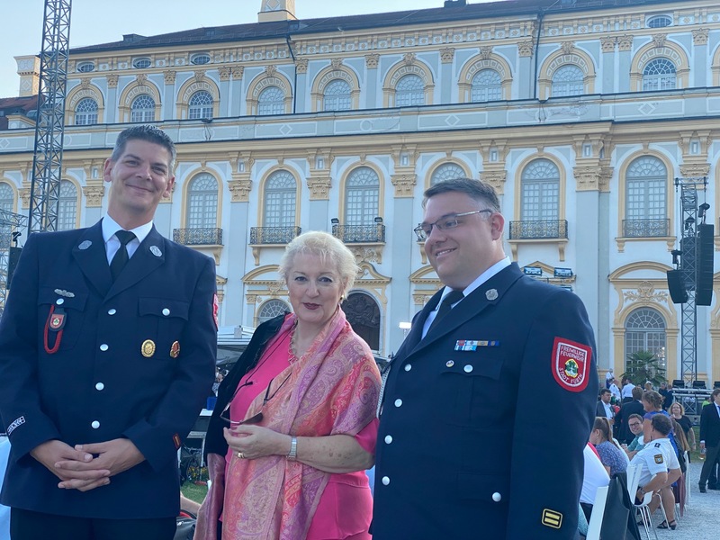 Empfang für die Corona-Helferinnen und -Helfer im Neuen Schloss Schleißheim. Eine wunderschöne Möglichkeit, einmal herzlichen Dank für den Einsatz zusagen und ich freue mich ganz besonders, dass viele Ehrenamtliche aus der Stadt und dem Landkreis Fürth daran teilgenommen haben.
Foto: privat
