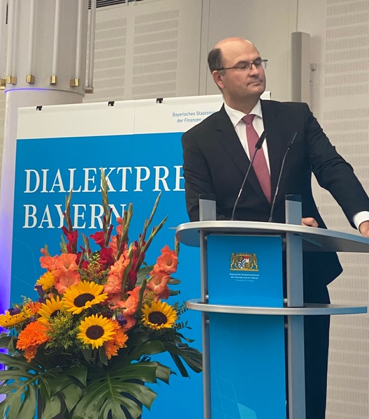 Dialektpreisverleihung im Heimatministerium in Nürnberg: Ein witziger und authentischer Event stetzte Zeichen!
Foto: privat