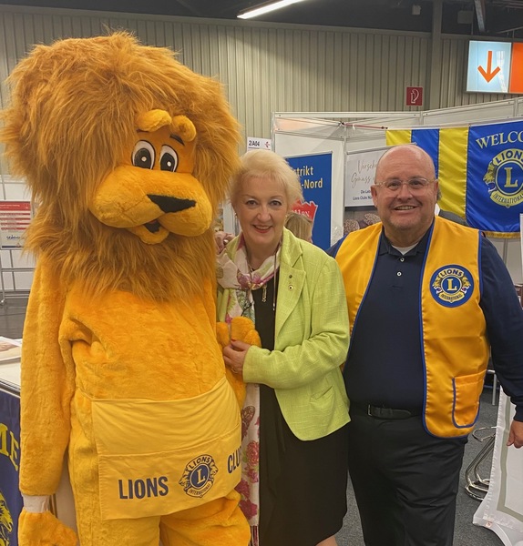 Tolle Aktion des Nürnberger Lions Clubs auf der Consumenta 2022 – "es hat mir großen Spaß gemacht, am Stand mitzuhelfen".
Foto: Lions-Club