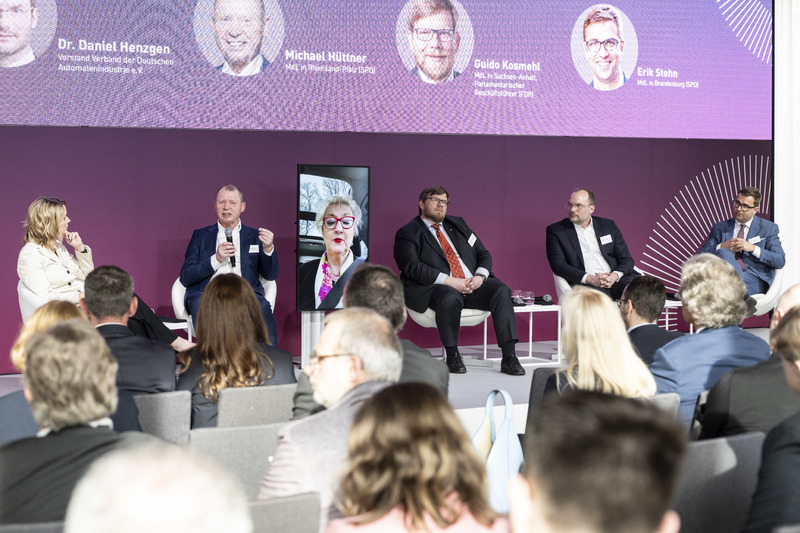 Die Bekämpfung des illegalen Glücksspielmarktes ist ein wichtiges Anliegen der Politik und der staatlichen Behörden in Bayern. Es wurden unterschiedliche Akteure aus Politik, Wissenschaft, Gesellschaft und Branche bei dem Kongress zusammengebracht. 