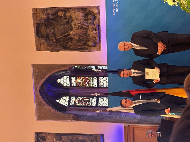 Auch aus Mittelfranken war z.B. die Firma Martin Bauer GmbH und Co. KG aus Vestenbergsgreuth mit dabei. Solche Arbeitgeber tragen in ganz besonderer Weise zum Wohl aller Menschen in Bayern bei. Herzlichen Dank!
Foto: P. Guttenberger