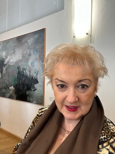 Etwas ungew&ouml;hnlicher Start in den Tag, aber hochinteressant: als Springerin im Ausschuss f&uuml;r Wissenschaft und Kunst.
Foto: P. Guttenberger 